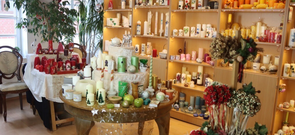 Der vermutlich groesste Weihnachtsmarkt fuer handverzierte Kerzen