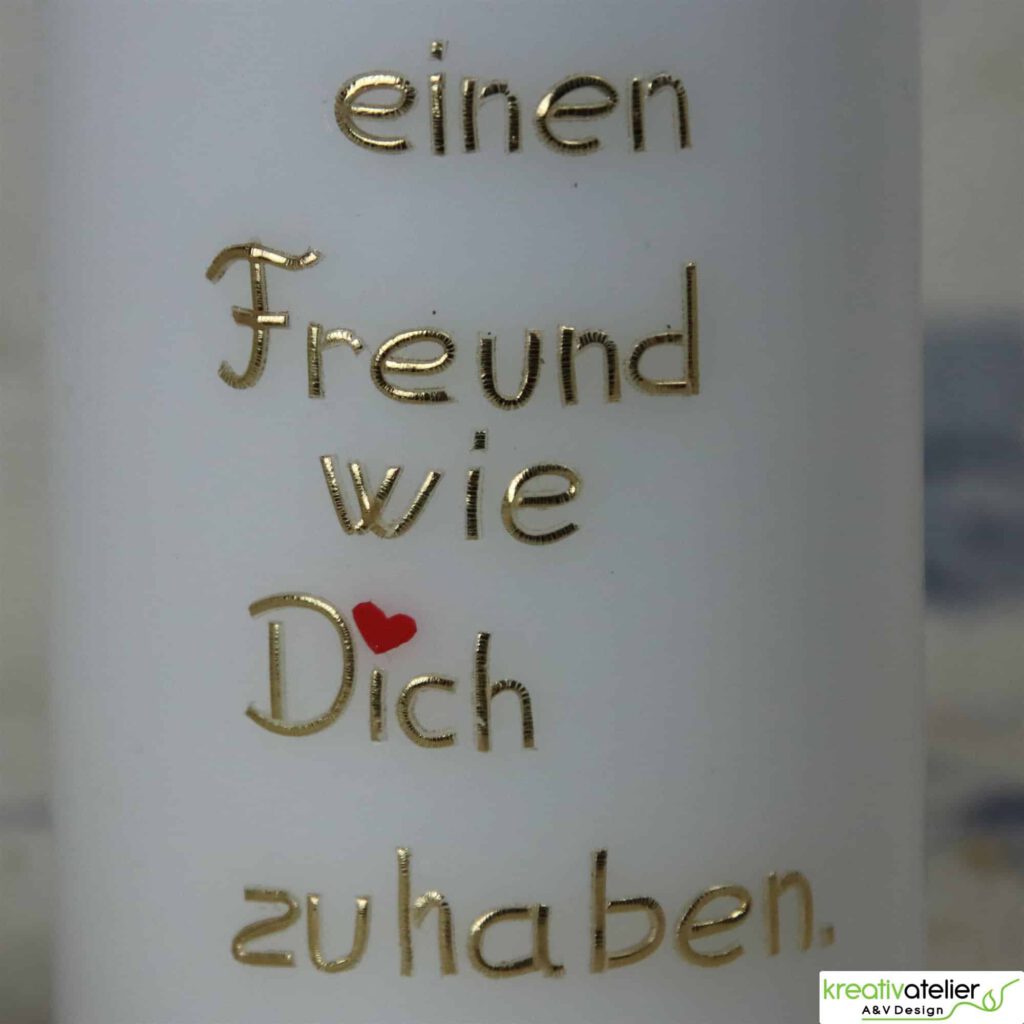 FK010 weisse Freundschaftskerze Glueck ist . mit Kleeblatt und Echtwachsbeschriftung 10