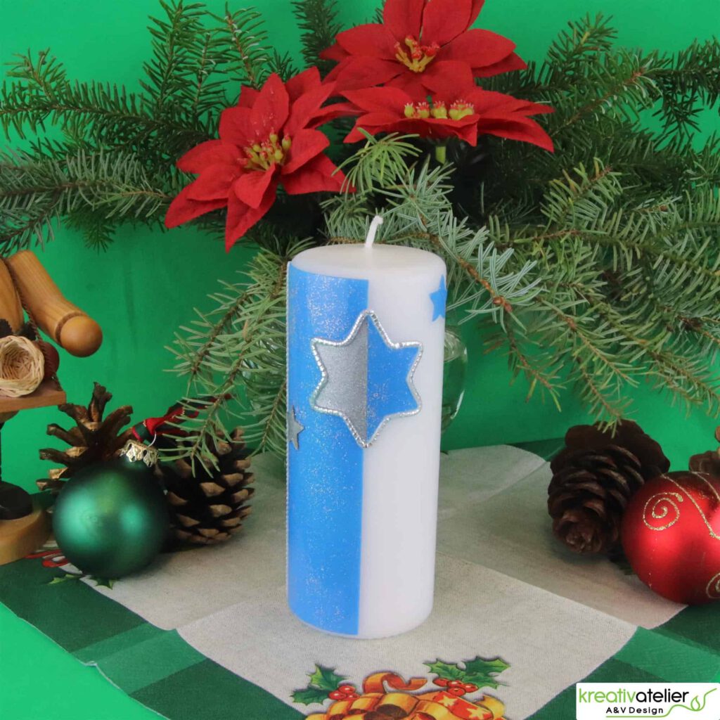 WK5082 weisse Weihnachtskerze mit blauem Stern 05