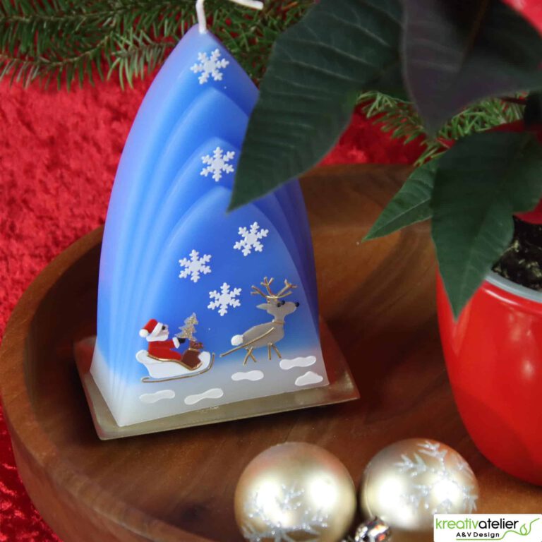 WK5830 blaue Formenkerze Kuppelmotiv mit Rentier Schlitten 27