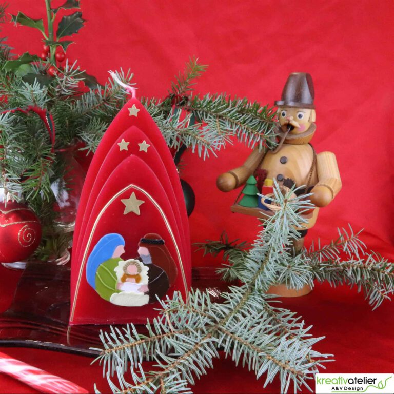 WK5837 Rote Formenkerze Kuppelmotiv mit Heiliger Familie 11