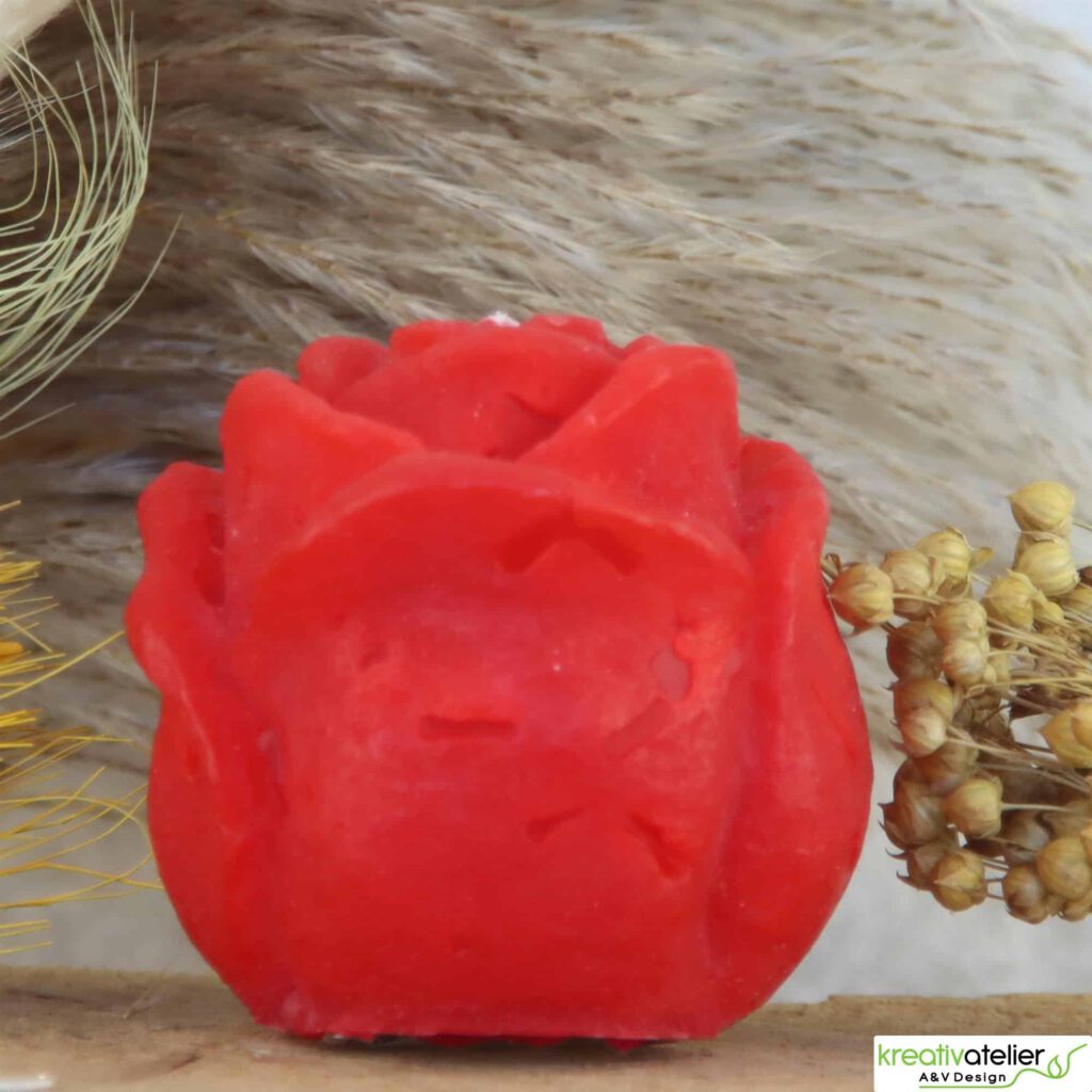 WW7443 301 Rote Rosenkerze Liebesfeuer personalisierbare Kerze in Rosenknospenform 05