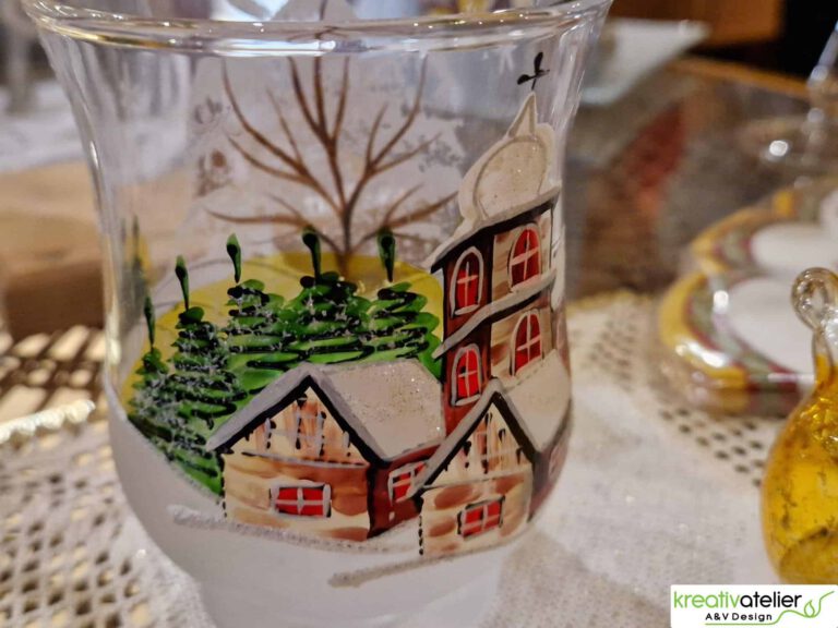Der wohl größte Weihnachtsmarkt für handverzierte Kerzen in Lüdinghausen im Münsterland Weihnachtsmarkt fuer handgefertigte Weihnachtskerzen in Luedinghausen