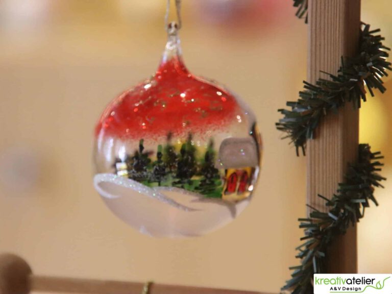 Der wohl größte Weihnachtsmarkt für handverzierte Kerzen in Lüdinghausen im Münsterland Weihnachtsmarkt fuer handgefertigte Weihnachtskerzen in Luedinghausen
