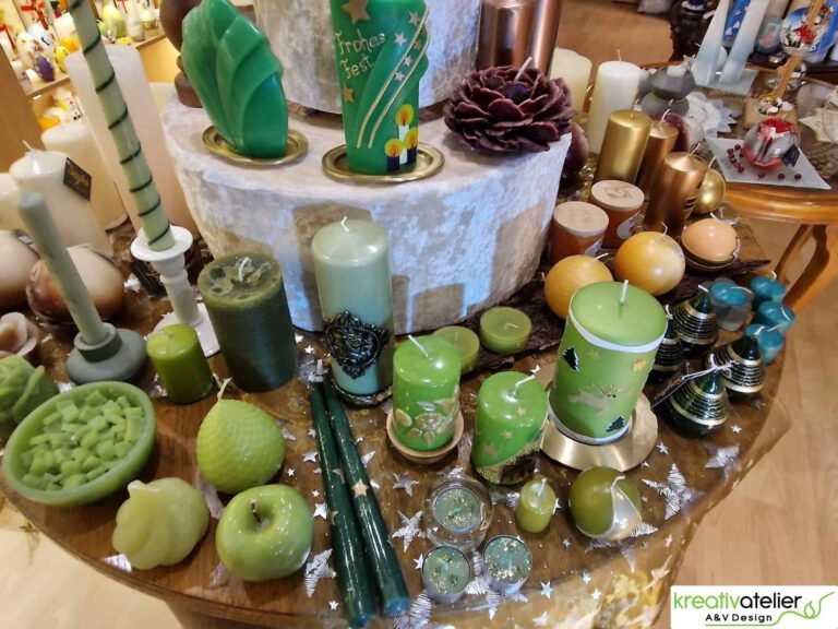 Der wohl größte Weihnachtsmarkt für handverzierte Kerzen in Lüdinghausen im Münsterland Weihnachtsmarkt fuer handgefertigte Weihnachtskerzen in Luedinghausen