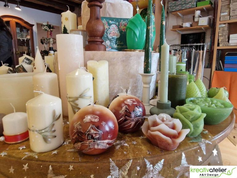 Der wohl größte Weihnachtsmarkt für handverzierte Kerzen in Lüdinghausen im Münsterland Weihnachtsmarkt fuer handgefertigte Weihnachtskerzen in Luedinghausen