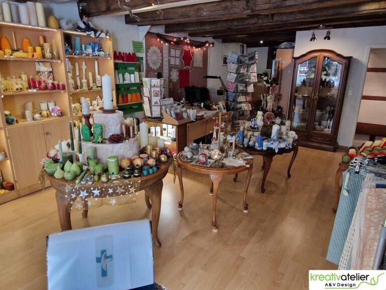 Der wohl größte Weihnachtsmarkt für handverzierte Kerzen in Lüdinghausen im Münsterland Weihnachtsmarkt fuer handgefertigte Weihnachtskerzen in Luedinghausen