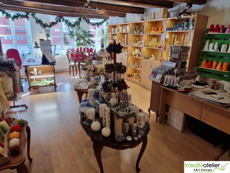 Der wohl größte Weihnachtsmarkt für handverzierte Kerzen in Lüdinghausen im Münsterland Weihnachtsmarkt fuer handgefertigte Weihnachtskerzen in Luedinghausen