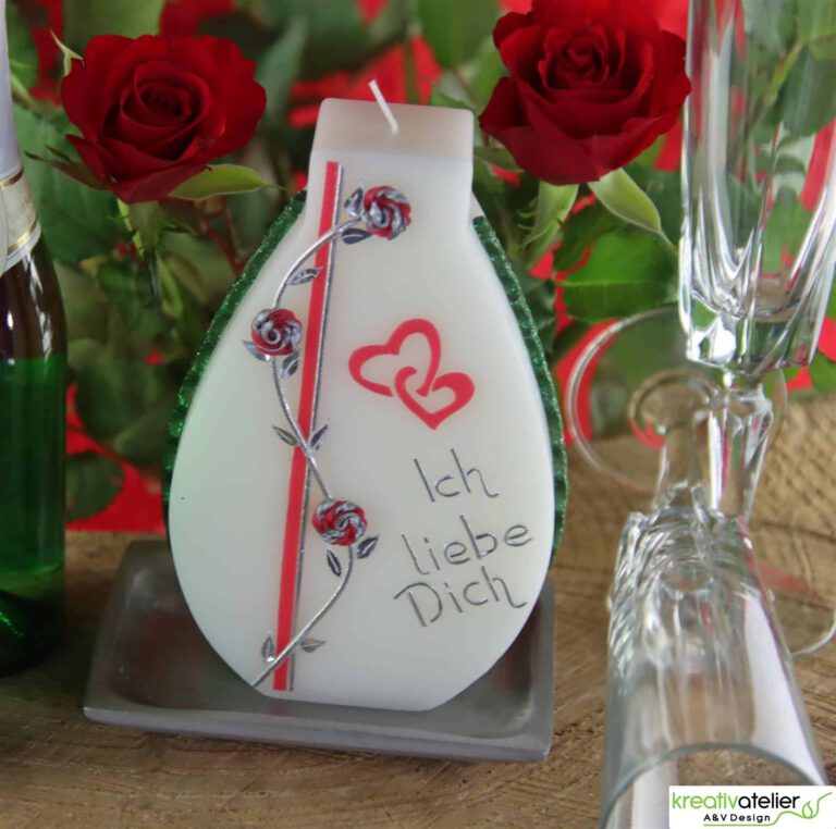 weisse Formenkerze in Vasenform Ich liebe Dich, Echtwachsbeschriftung