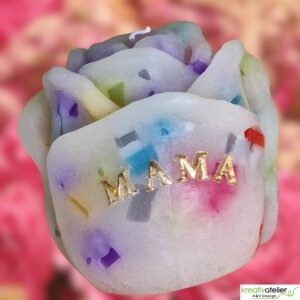Bunte Rosenkerze Farbenspiel personalisierbare Kerze in Rosenknospenform Bunte Rosenkerze Farbenspiel personalisierbare Kerze in Rosenknospenform