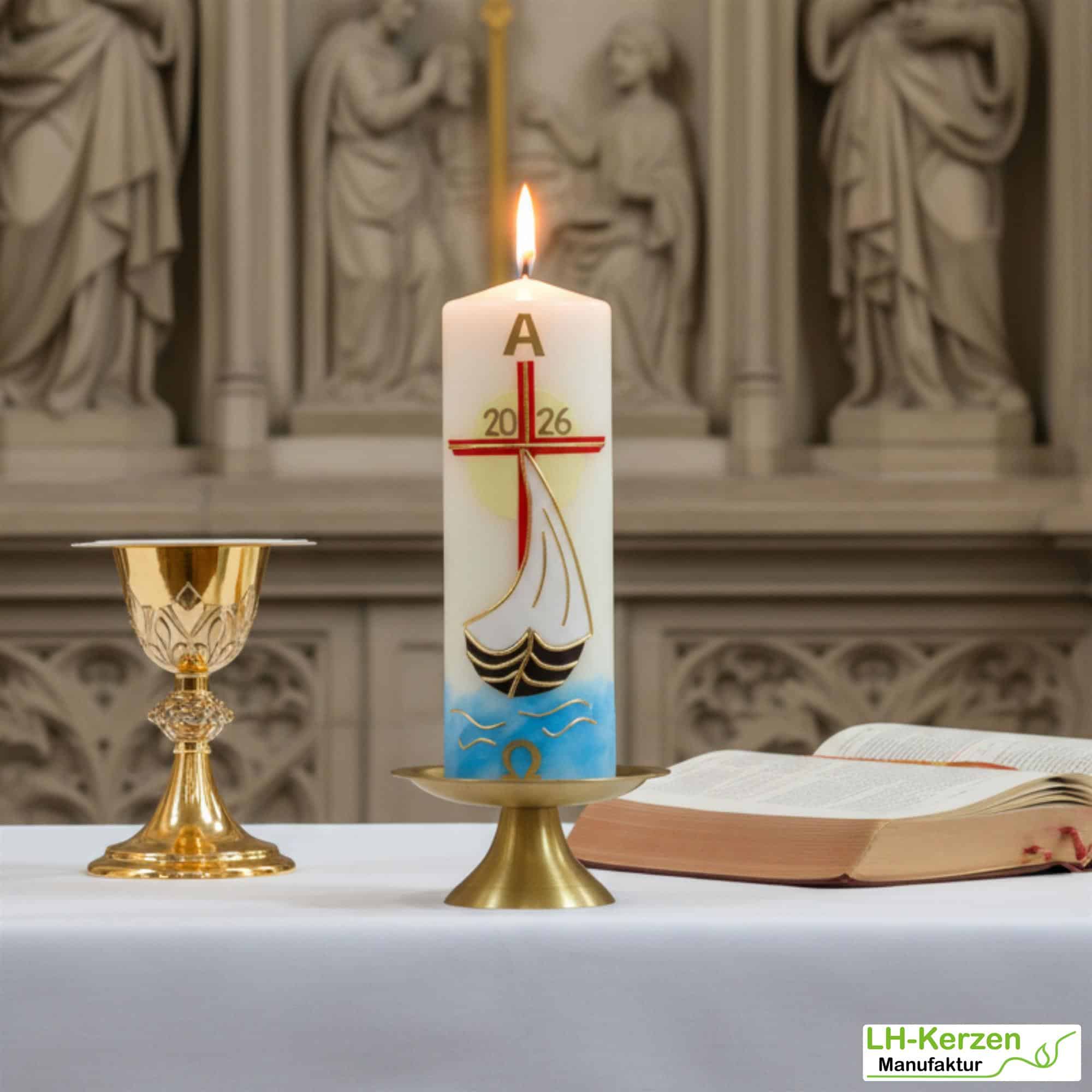 Licht der Auferstehung – Handgefertigte Osterkerze mit Kreuz, Segelschiff, Sonne, Alpha & Omega