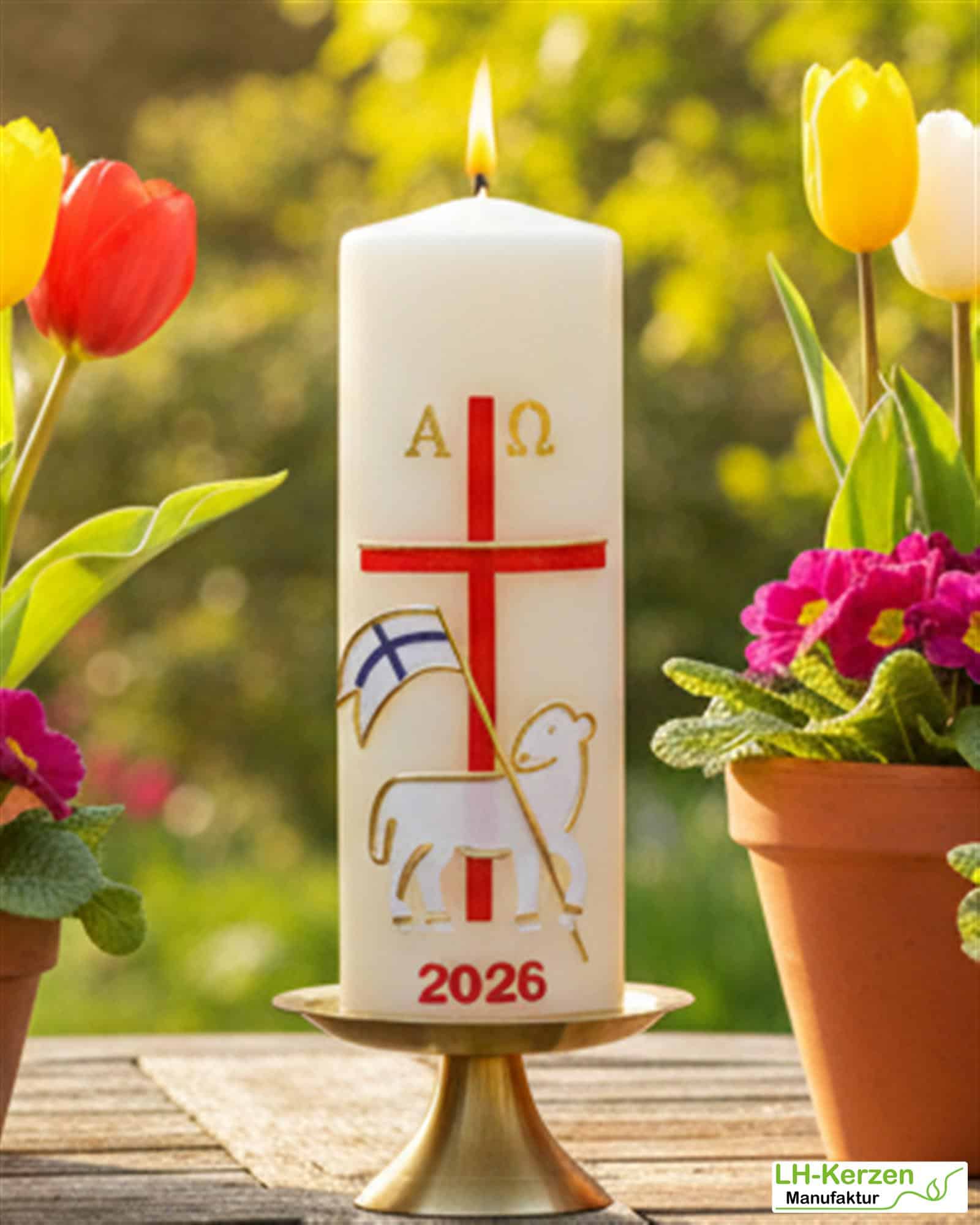 Lamm der Hoffnung – Handverzierte christliche Osterkerze mit Christuslamm, Kreuz und Alpha & Omega