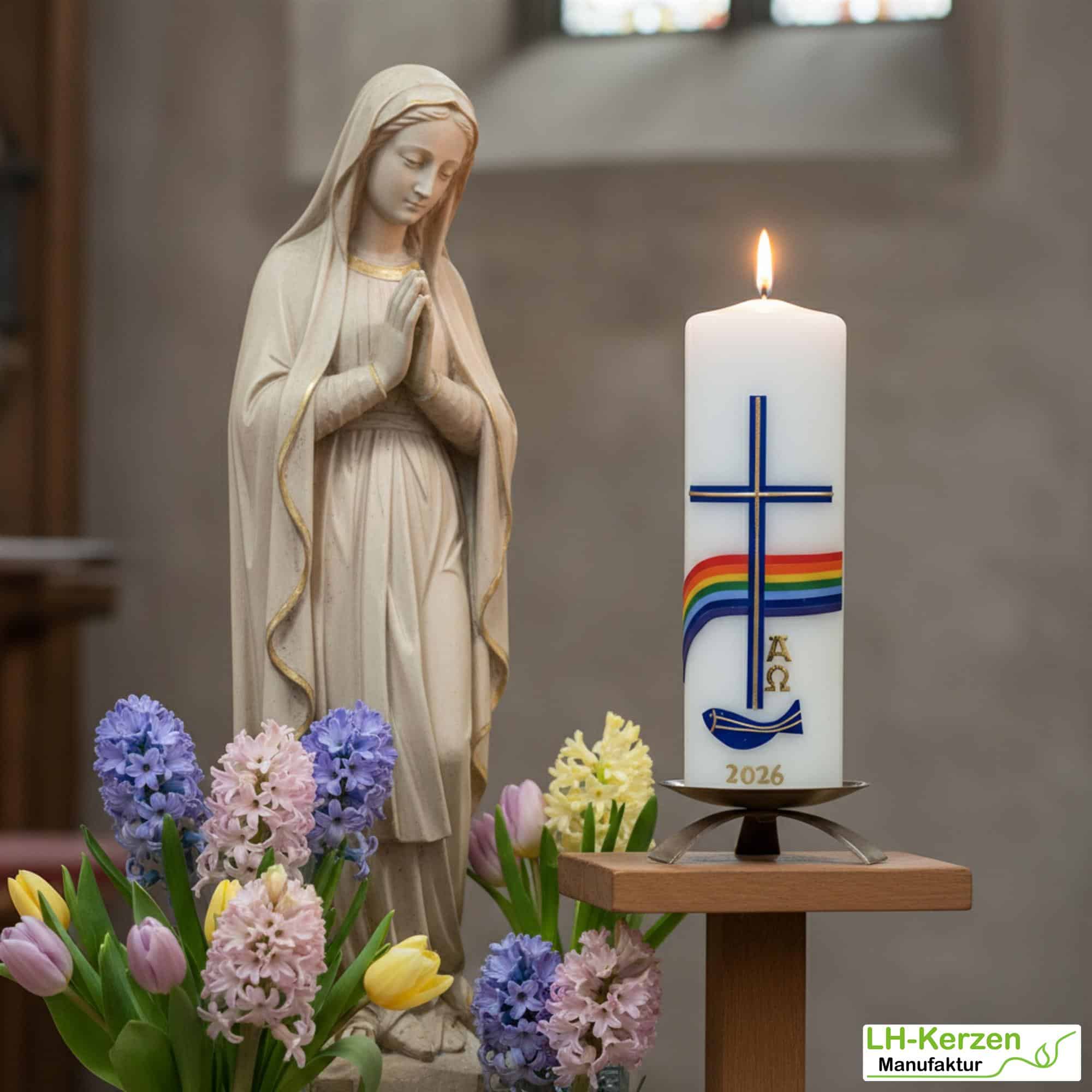 Friede sei mit Euch – christliche Osterkerze handverziert mit Fisch, Kreuz und Regenbogen
