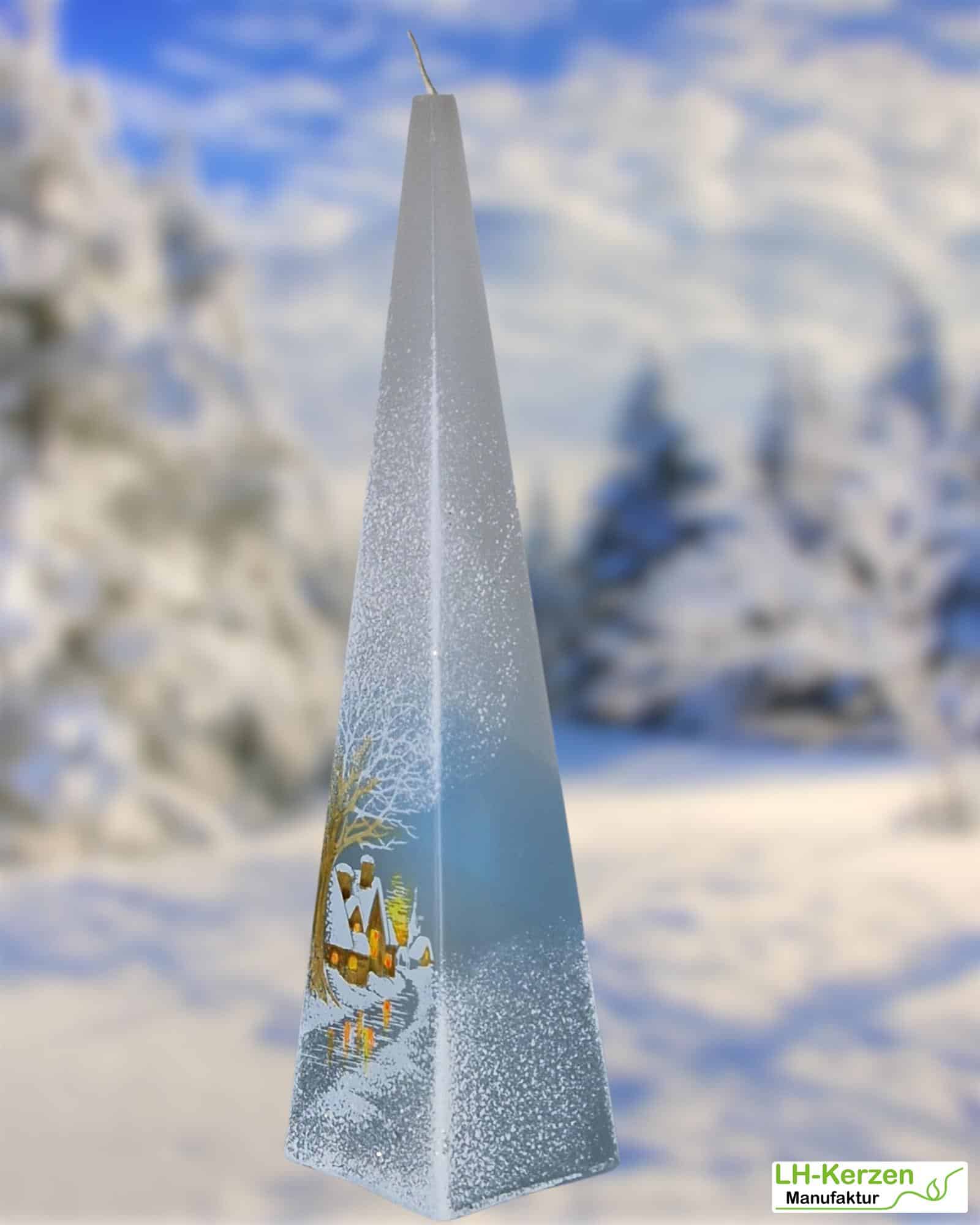 Winterliche Pyramidenkerze 'ElsaGlimmer' – Handgefertigt mit Dorfmotiv und Schneeflocken