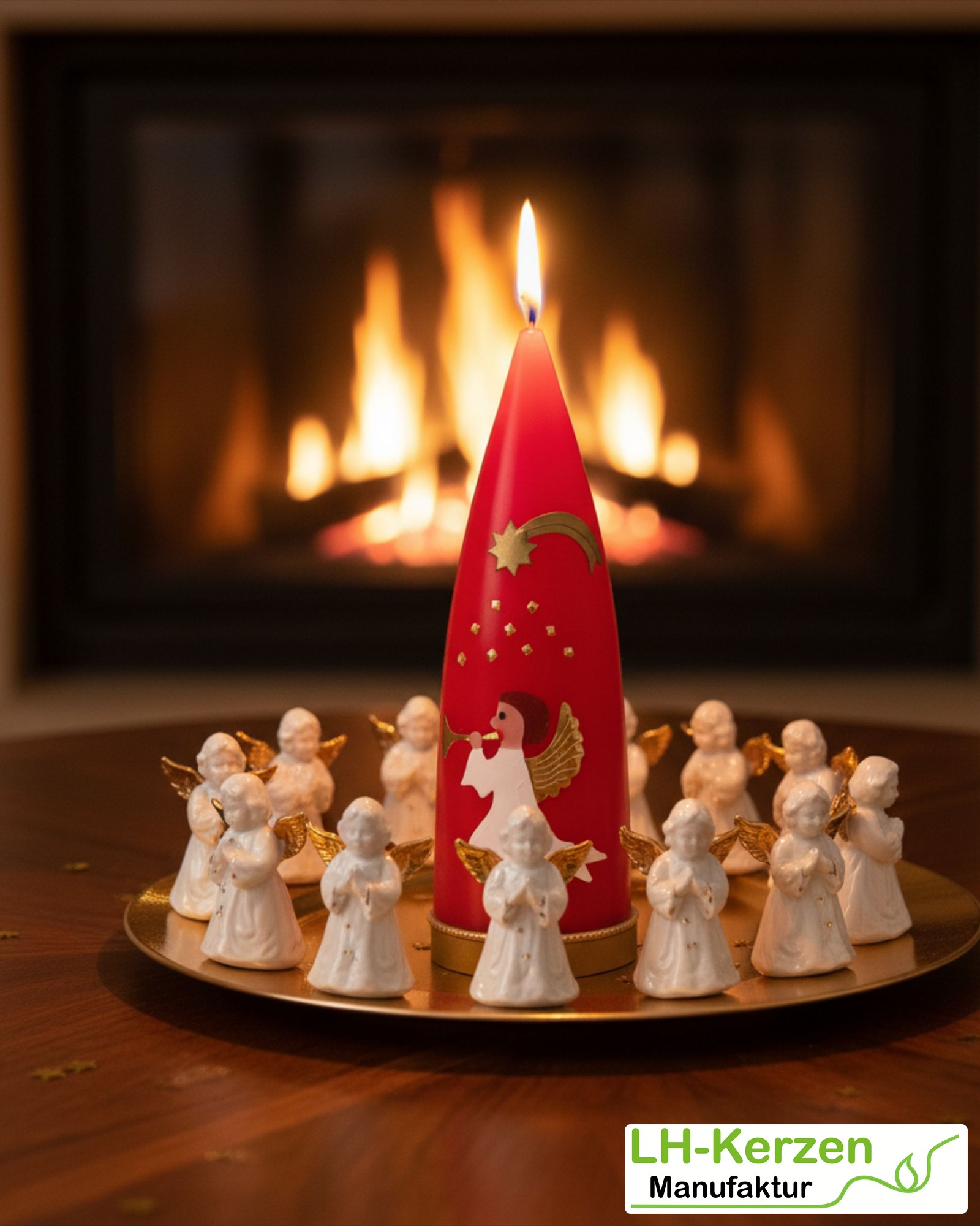 Personalisierbare rote Weihnachtskerze mit Engel und Stern –Festliche Dekoration für die Adventszeit
