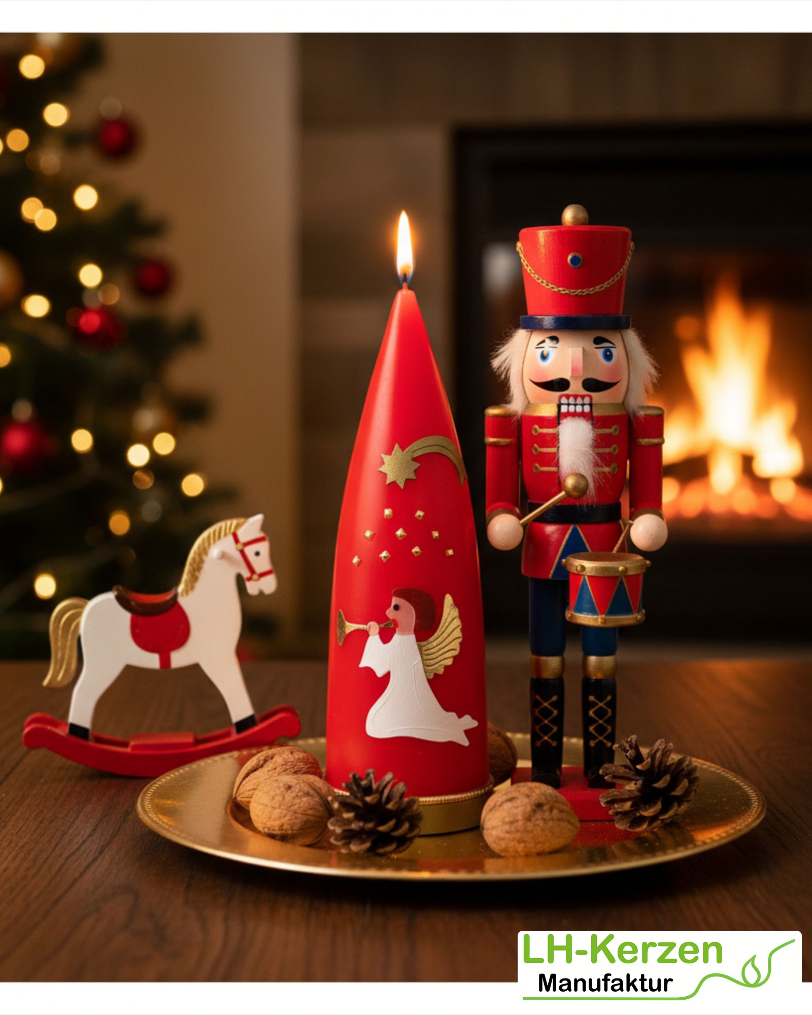 Personalisierbare rote Weihnachtskerze mit Engel und Stern –Festliche Dekoration für die Adventszeit