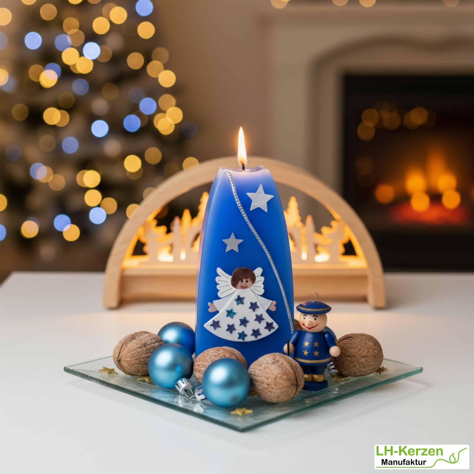 Weihnachtskerze personalisierbar – blaue Formenkerze Doppelbogen mit Engel, himmlisches Design