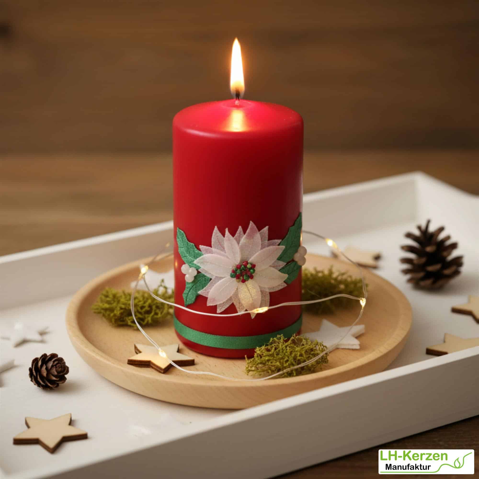 Weihnachtskerzen - weiß mit rotem Weihnachtsstern oder rot mit rosa-weißem Weihnachsstern