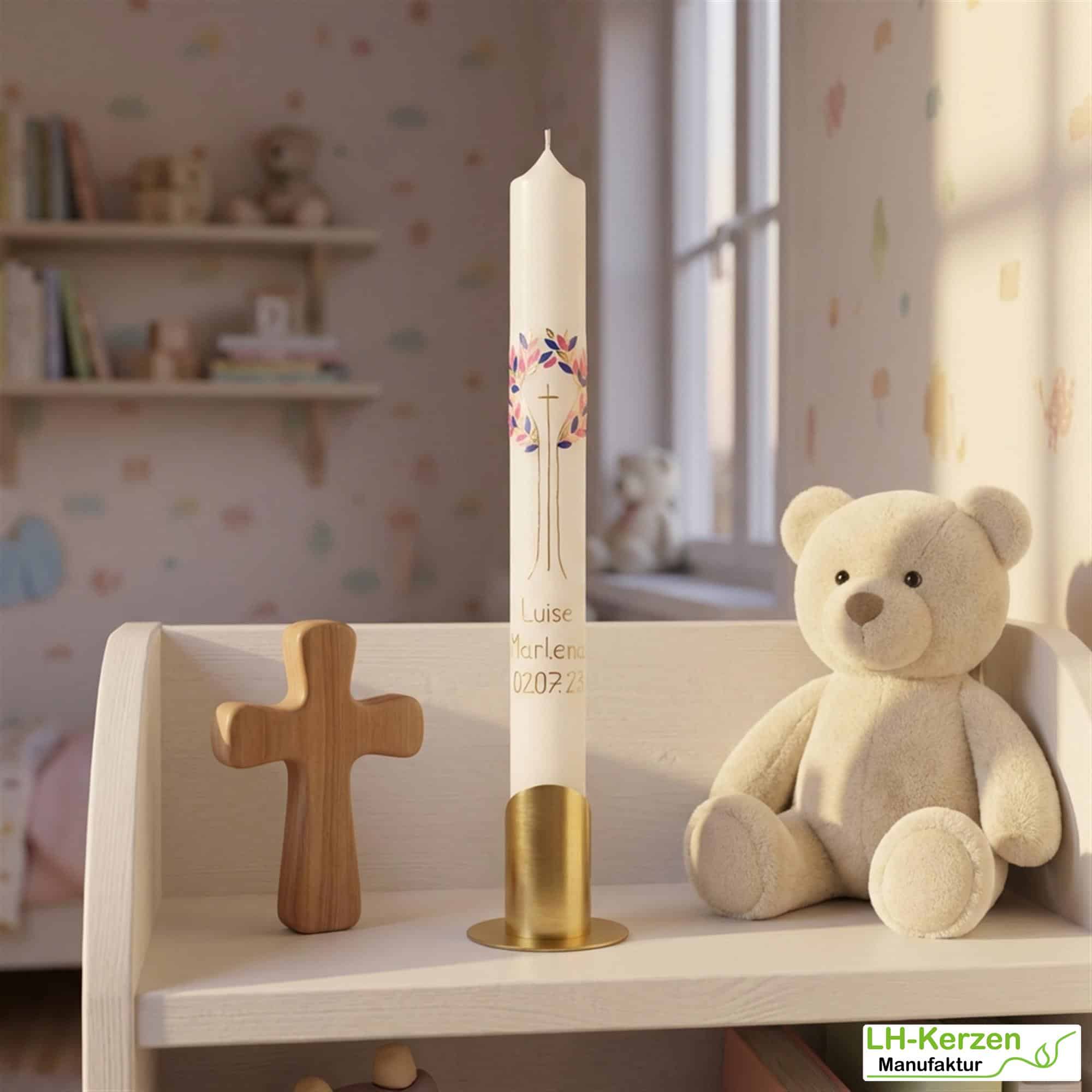 Taufkerze Lebensbaum bunt mit goldenem Kreuz – handverziert & personalisierbar mit Namen