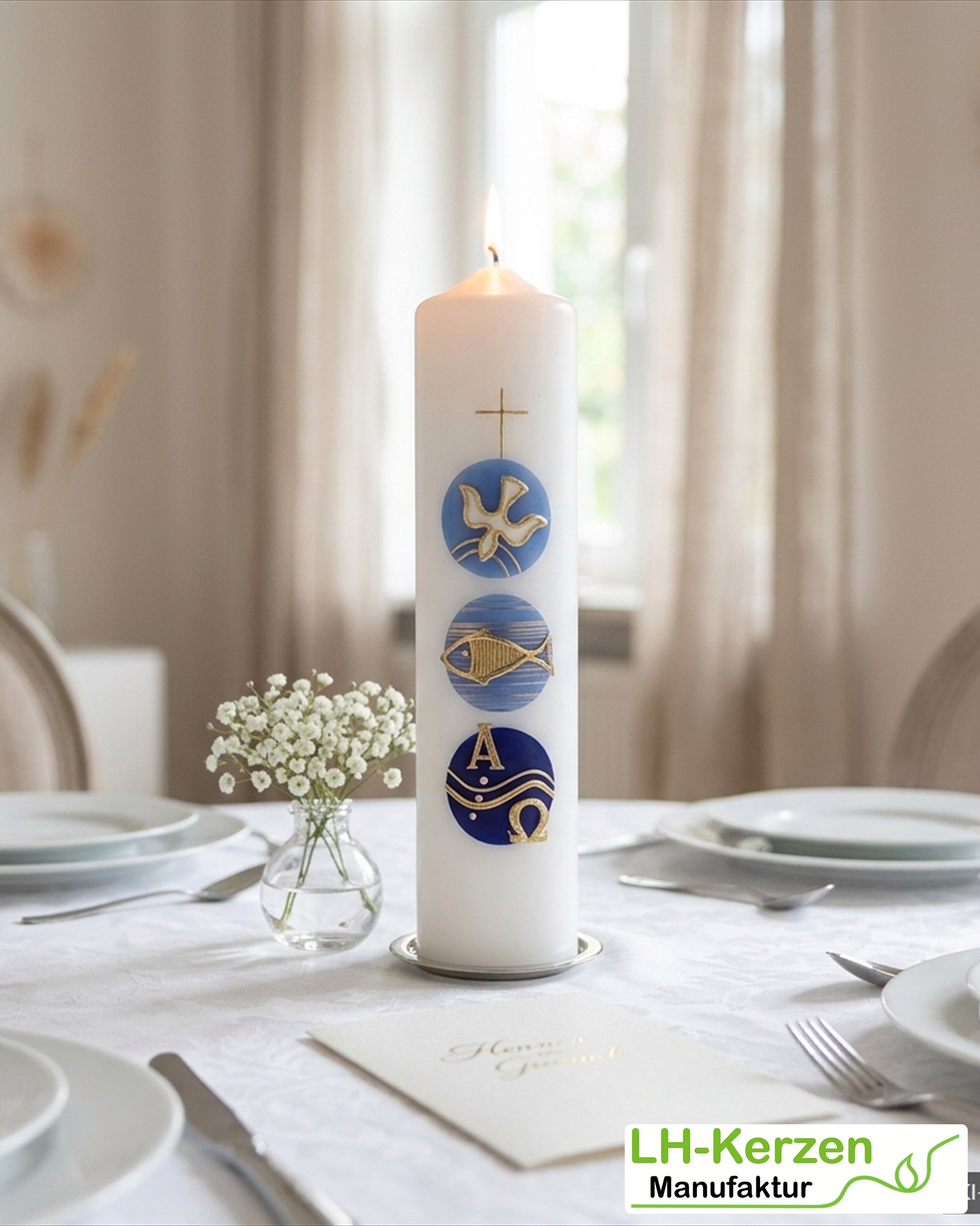 Taufkerze mit Taube, Fisch & Alpha Omega in Blau-Gold – personalisierbar