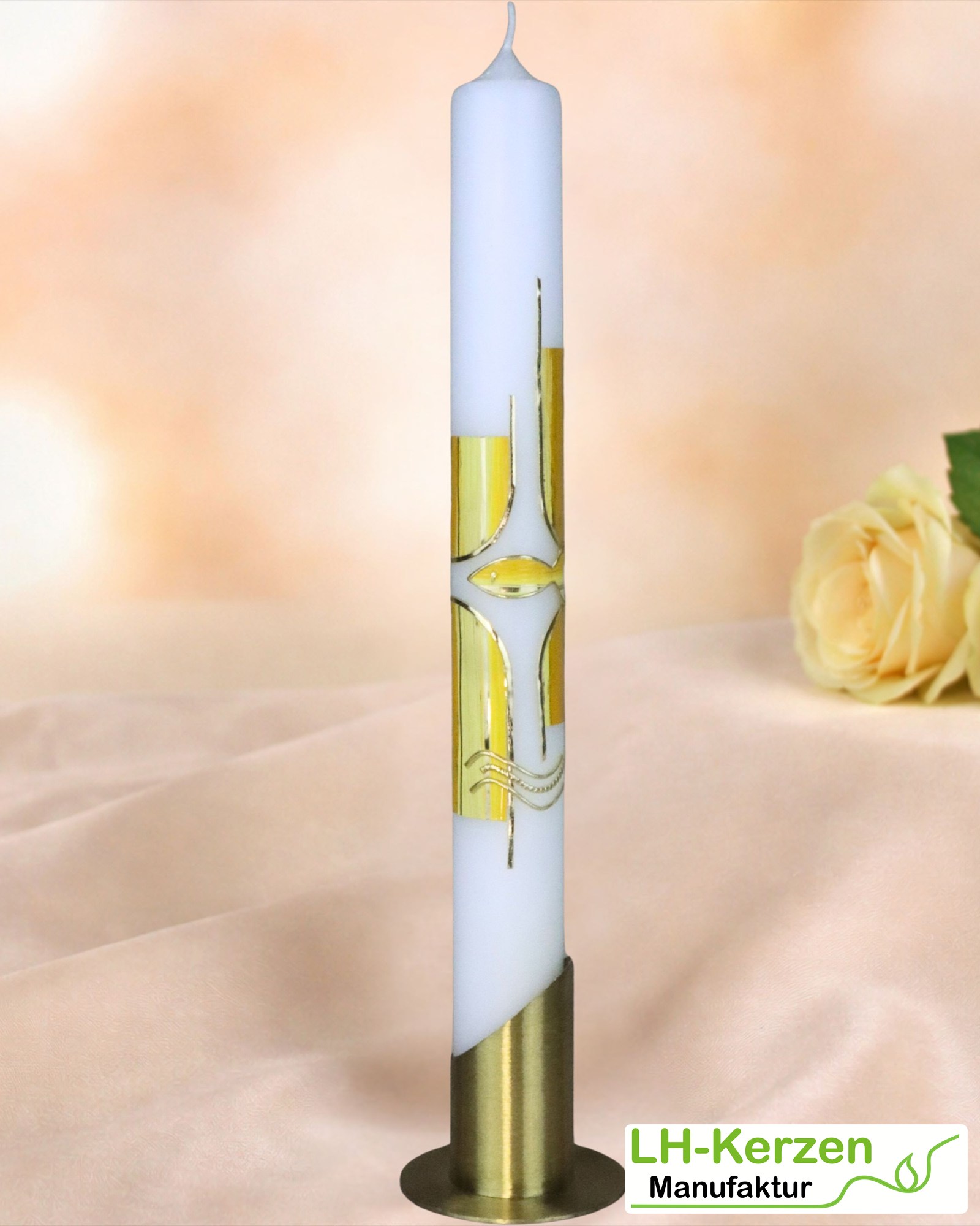 Schlanke Taufkerze mit goldenem Kreuz, Fischsymbol & Wellen – modern, personalisierbar