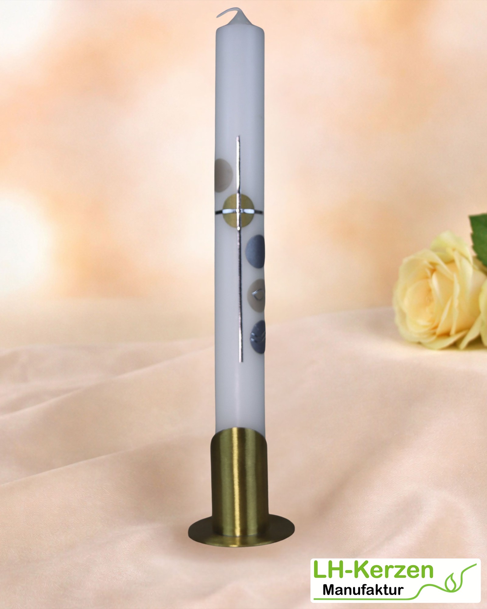 Schlanke Taufkerze mit gold-silbernen Kreisen, Fisch & Wellen – modern, personalisierbar