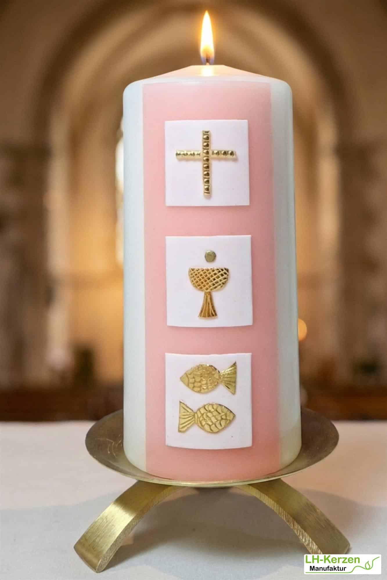 Elfenbeinfarbene Konfirmationskerze mit drei Kacheln & christlichen Symbolen