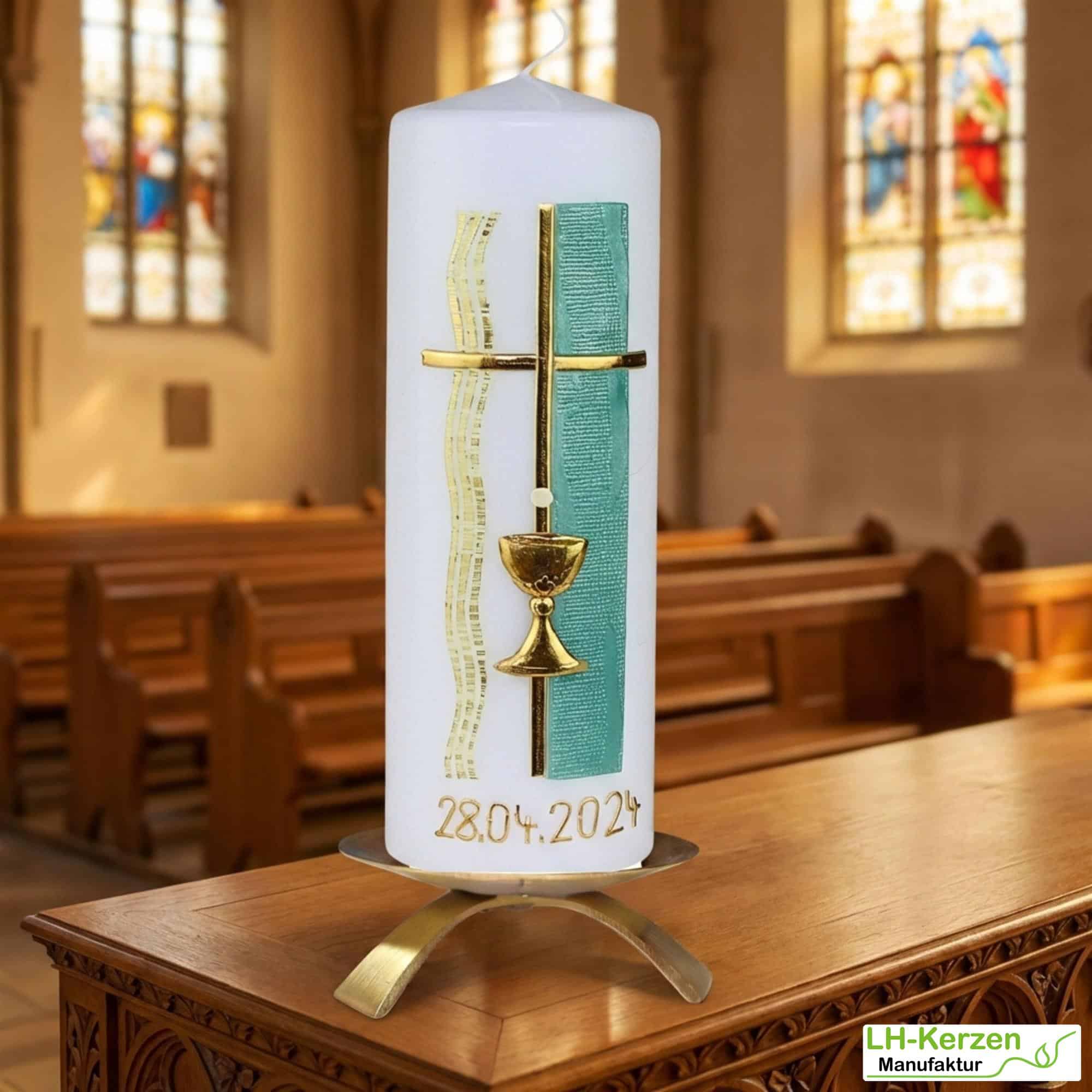 weiße Konfirmationskerze mit Kelch und Kreuz in gold - handverziert & personalisierbar