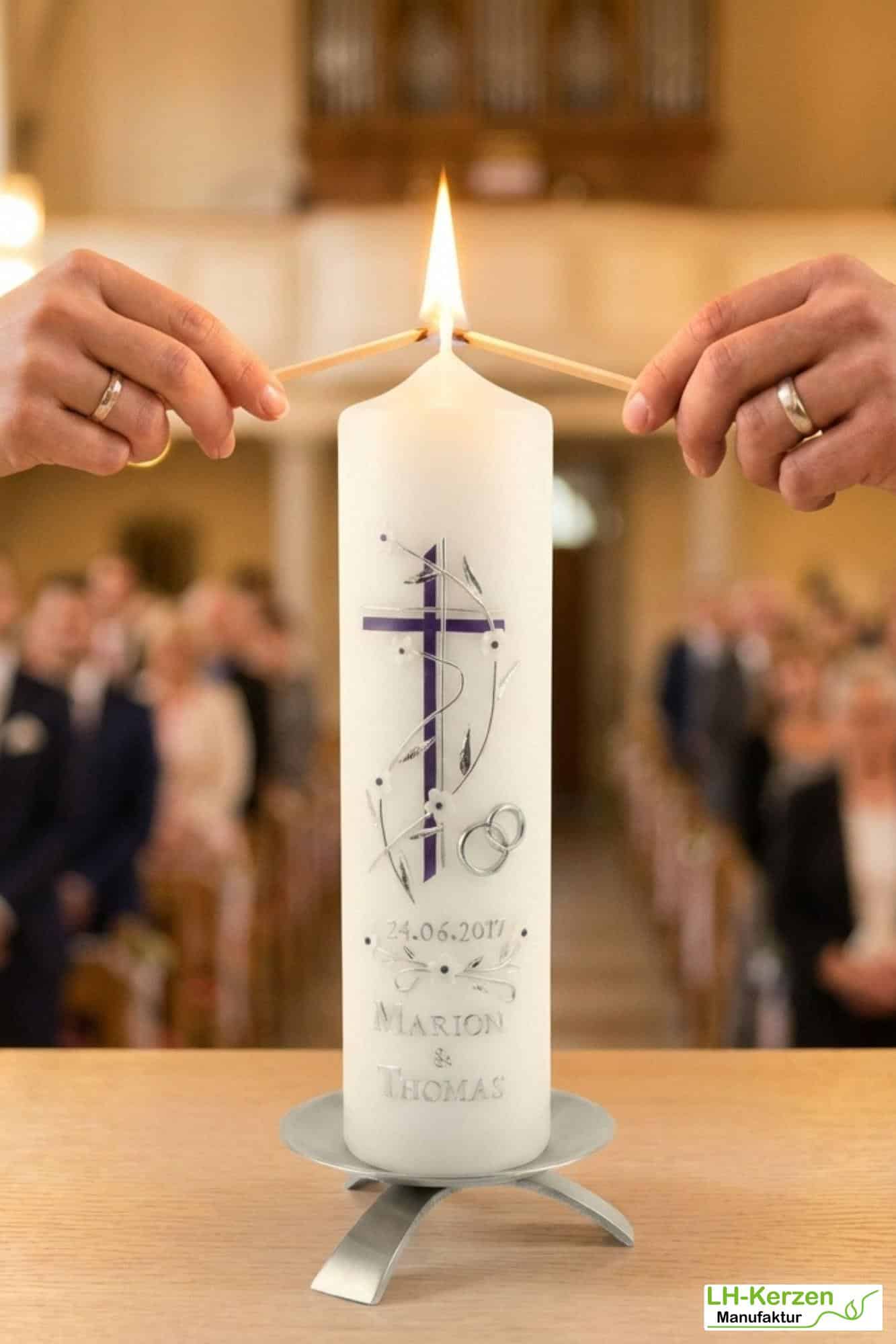 Glaube & Verbindung – handveredelte Hochzeitskerze mit Kreuz & Ringen – personalisierbar