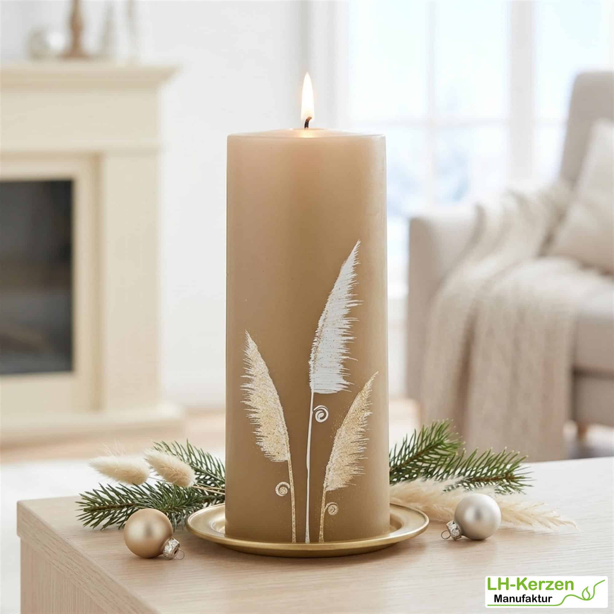 Olivgoldene Formkerze 'AuraElegance', Ovales Design – Edel & Dekorativ