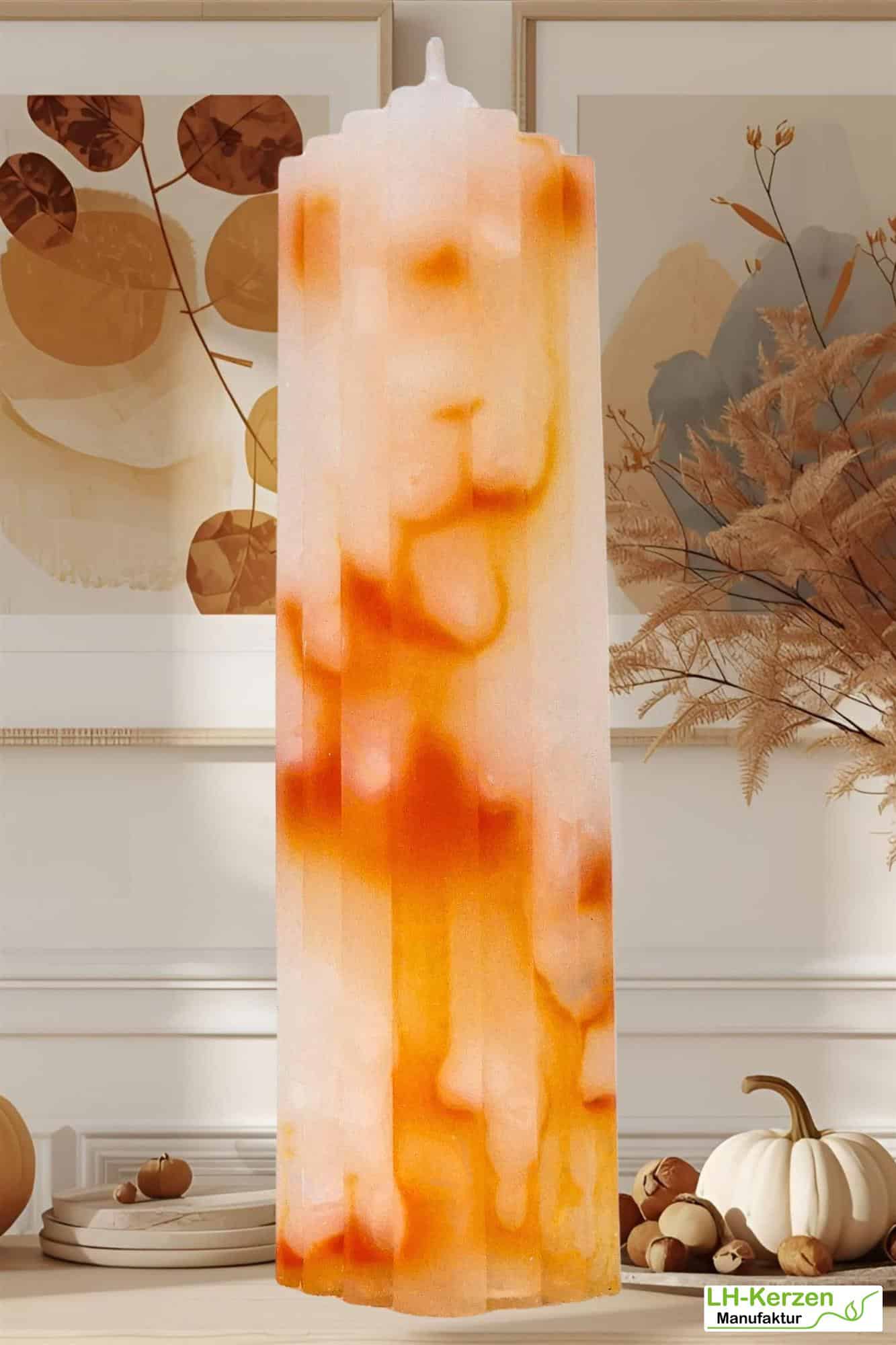 Designerkerze Skyline mit kunstvollem Farbverlauf in warmen Bernstein-Look ideal als Deko